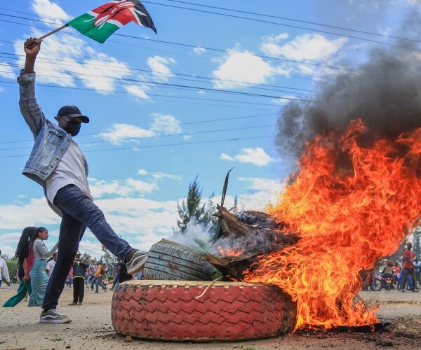 Two Killed in Kenya Protests Against US Ebola Quarantine Facility; Court Extends Block